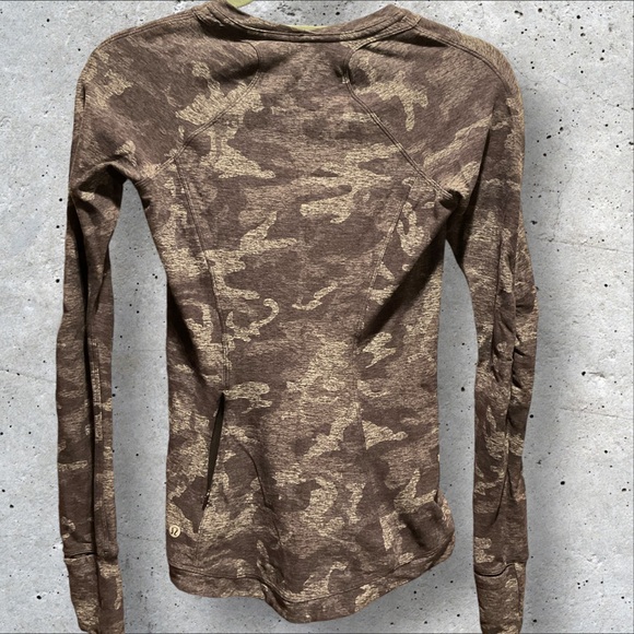 ** ๐ Lululemon Runderful Long Sleeve Incognito Camo - Picture 3 of 7